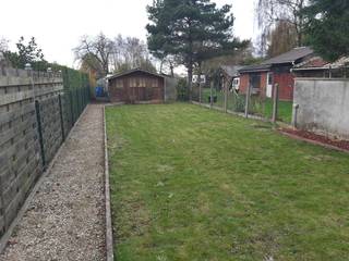 Achter deze fraaie gevel bevindt zich deze praktische, en technisch degelijke, woning.De voordeur sluit aan op een handig sas, in connectie met de...