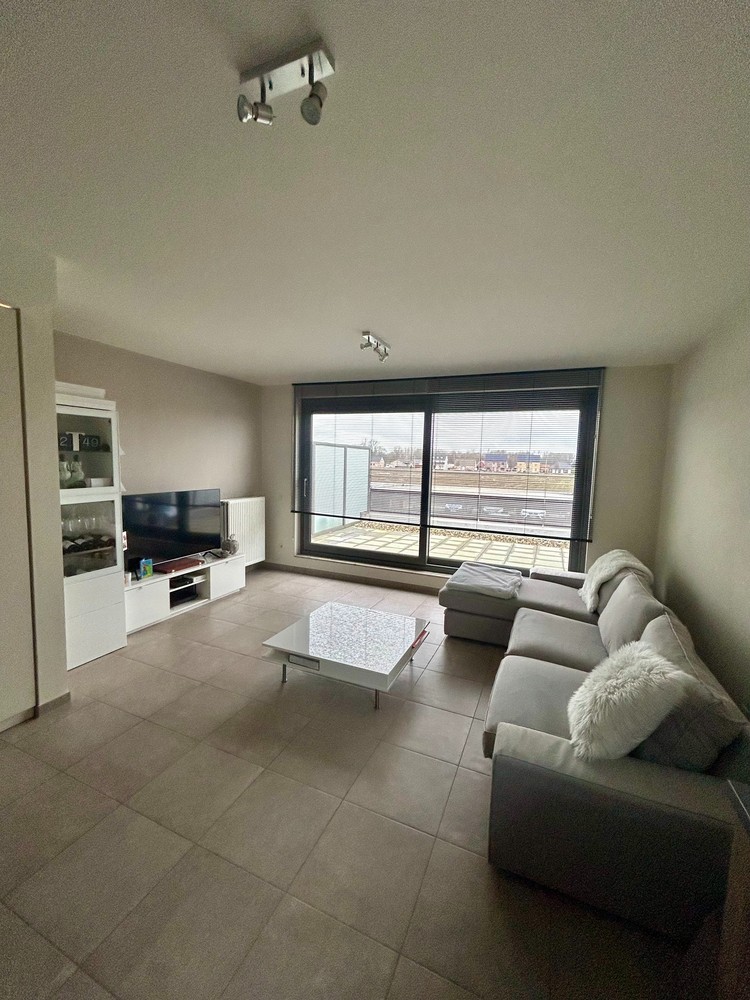 Gezellig modern appartement op de 1ste verdieping met 1 slpk, privé carport &amp; autostaanplaats - foto 2