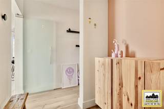 "ABSOLUTE TOPPER" - Afspraak ENIGE BEZOEKDAG enkel telefonisch via Anneleen Waeremoes op 0472/ 22. 25. 22. Dit aantrekkelijk appartement op de...