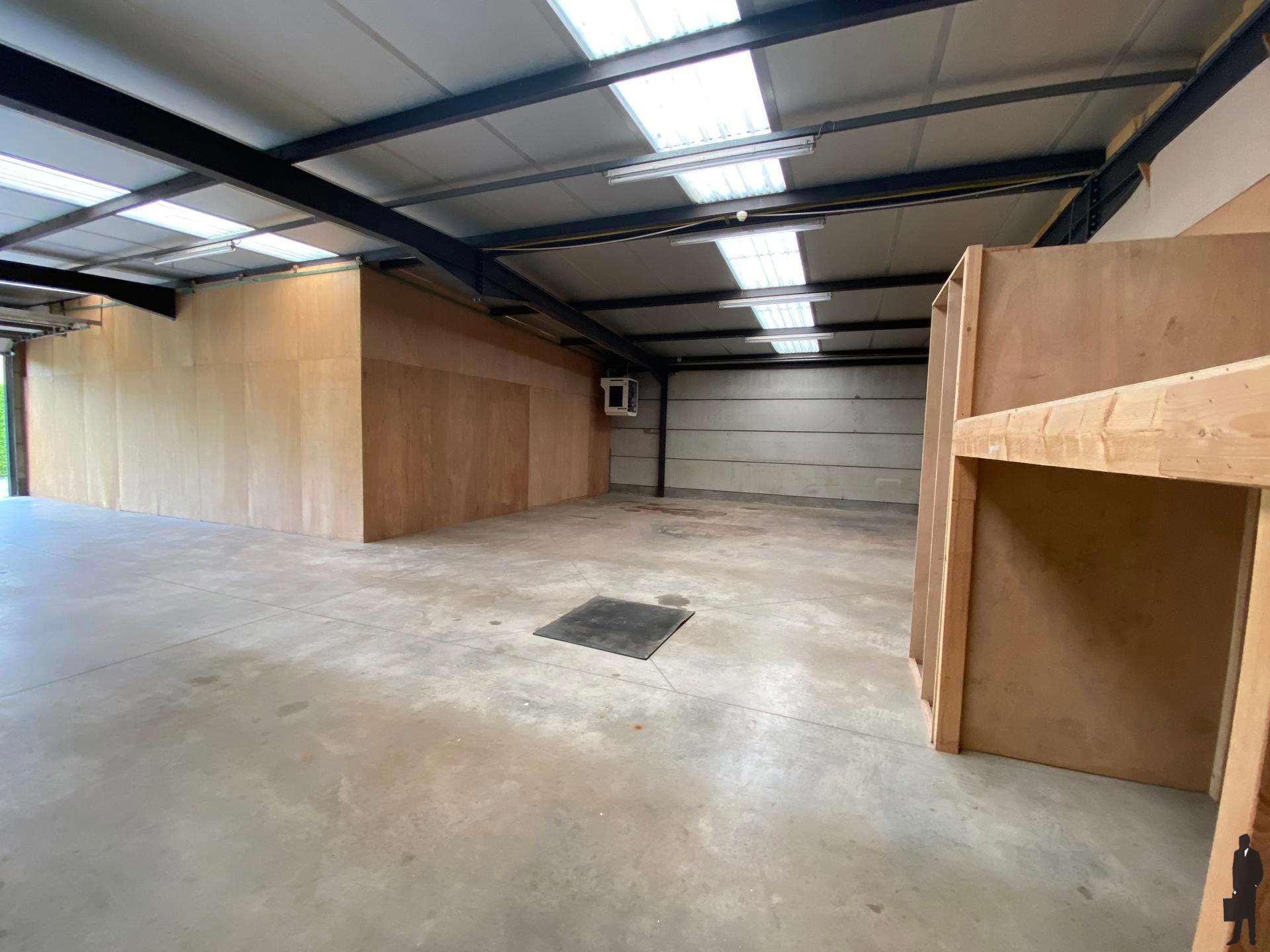 Magazijn/opslagruimte  van ca. 310m² in het centrum van Meer.  - foto 5