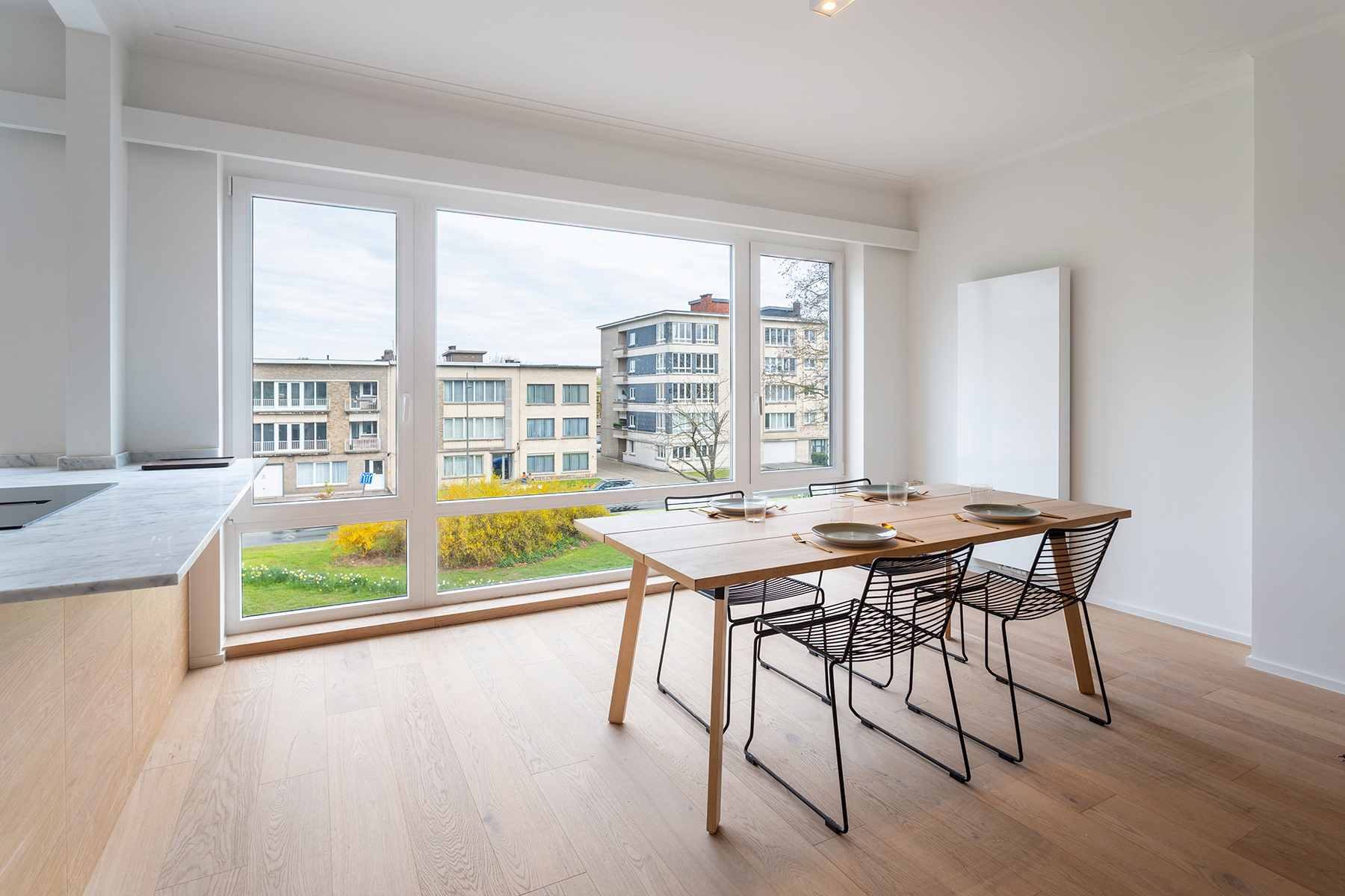 Wilrijk - Gerenoveerd 2 slaapkamer app. met terras + P - foto 4