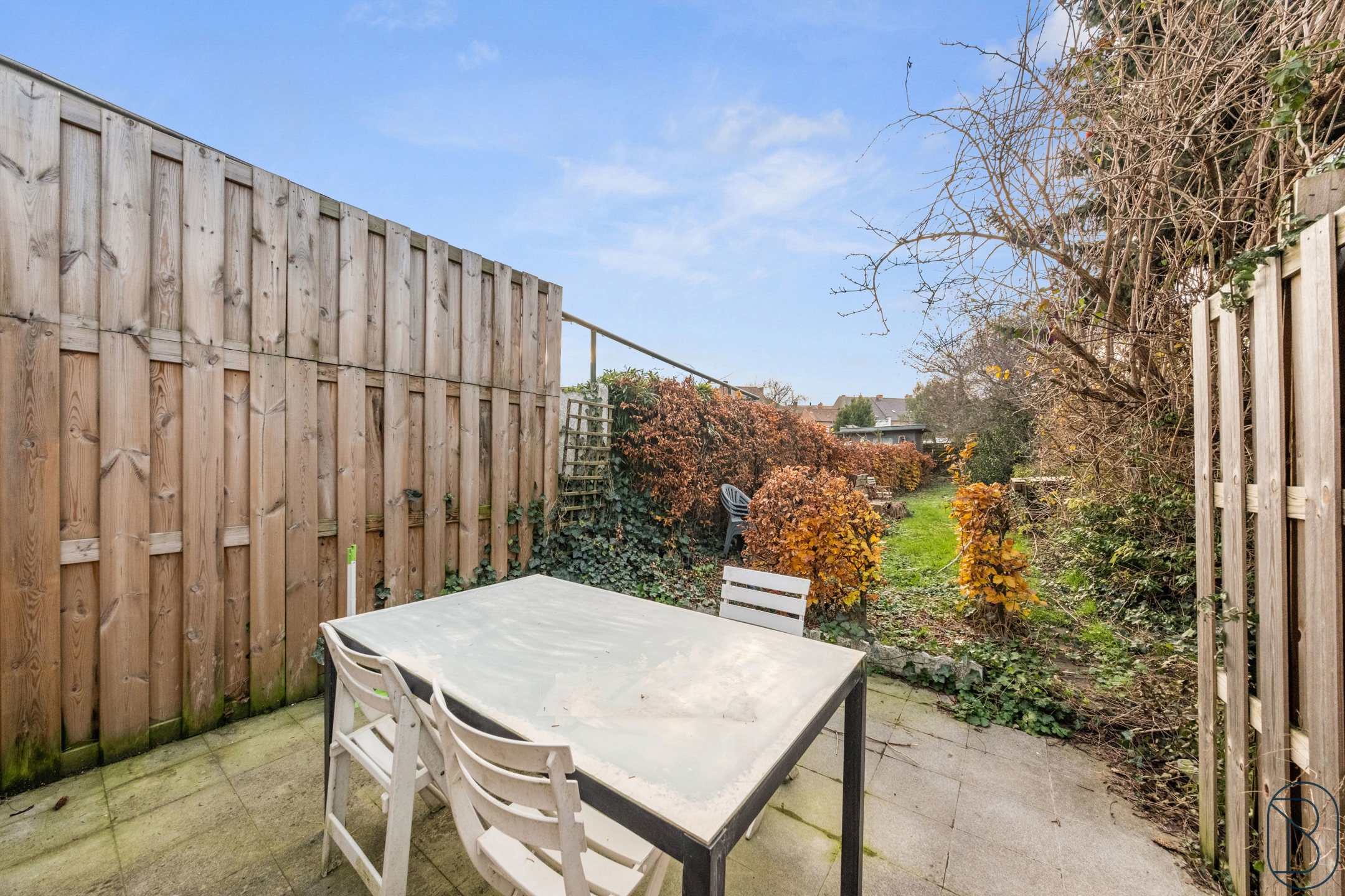 Leuke woning met 4 slk en grote tuin. - foto 4