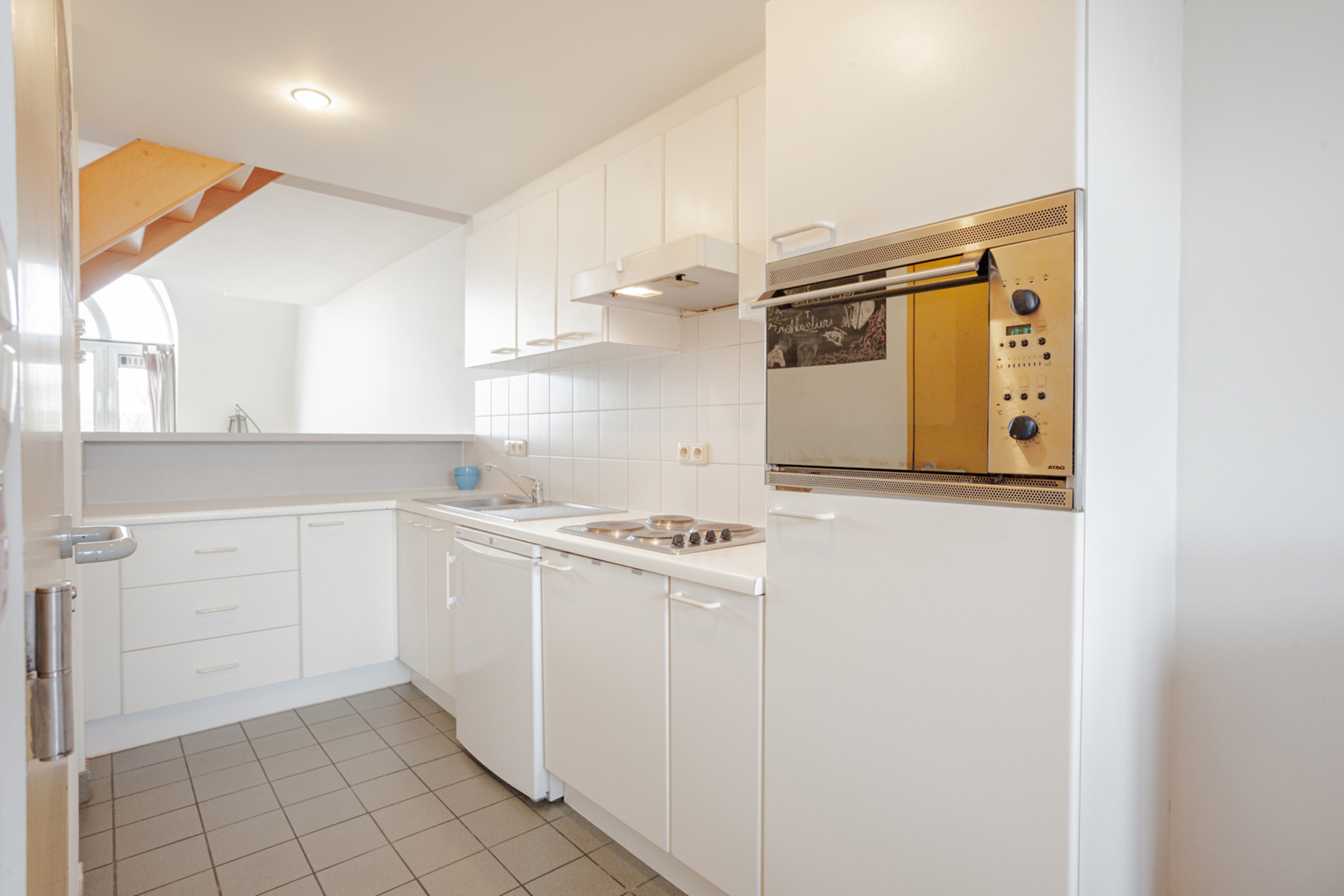 Aangename flat met 1 slaapkamer en bureau/dressing - foto 5