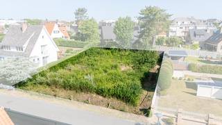 Prachtig stuk bouwgrond nabij het strand en het commerciële centrum te Koksijde-Bad Het lot heeft een oppervlakte van 636m² en er is geen...