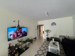 This apartment is located on Alfons Pieterslaan in Ostend, in an excellent location with shops, public transportation, and numerous amenities nearby. The apartment has 2 bedrooms and is ideal for those who want to live comfortably in a central location. The rent is €795 per month, with a monthly advance payment of €75 for common expenses. The apartment is available immediately. Are you interested in this rental property in Ostend? Visit the website www.dermul.be and click on the property you’d like to rent. Click the “I’m interested” button to fill out a brief profile. We’ll then contact you to schedule a viewing. Appointments cannot be made by phone.