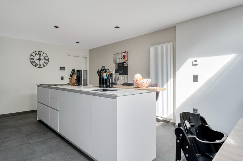 Zeer degelijke gezinswoning pal in het centrum met zeer aangename tuin! - photo 4