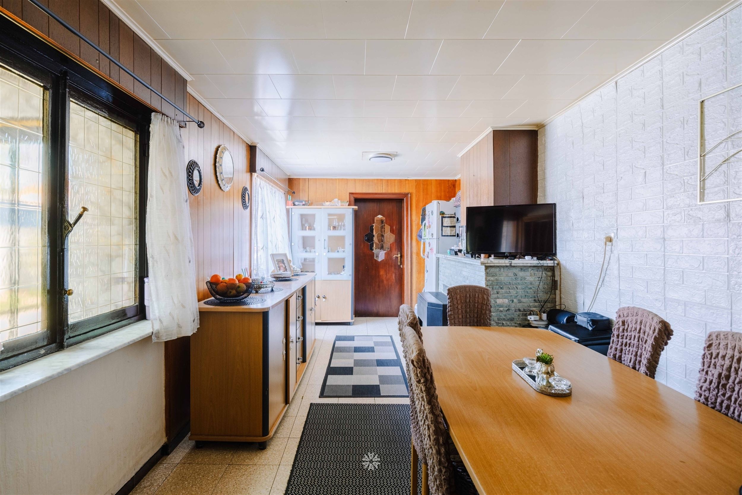 Te renoveren halfopen bebouwing met 3 garages - foto 5