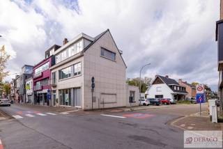 Ruim kantoorgebouw in het centrum van Arendonk!Bent u op zoek naar een goed gelegen kantoorgebouw met veel mogelijkheden? Dit ruime kantoorgebouw...