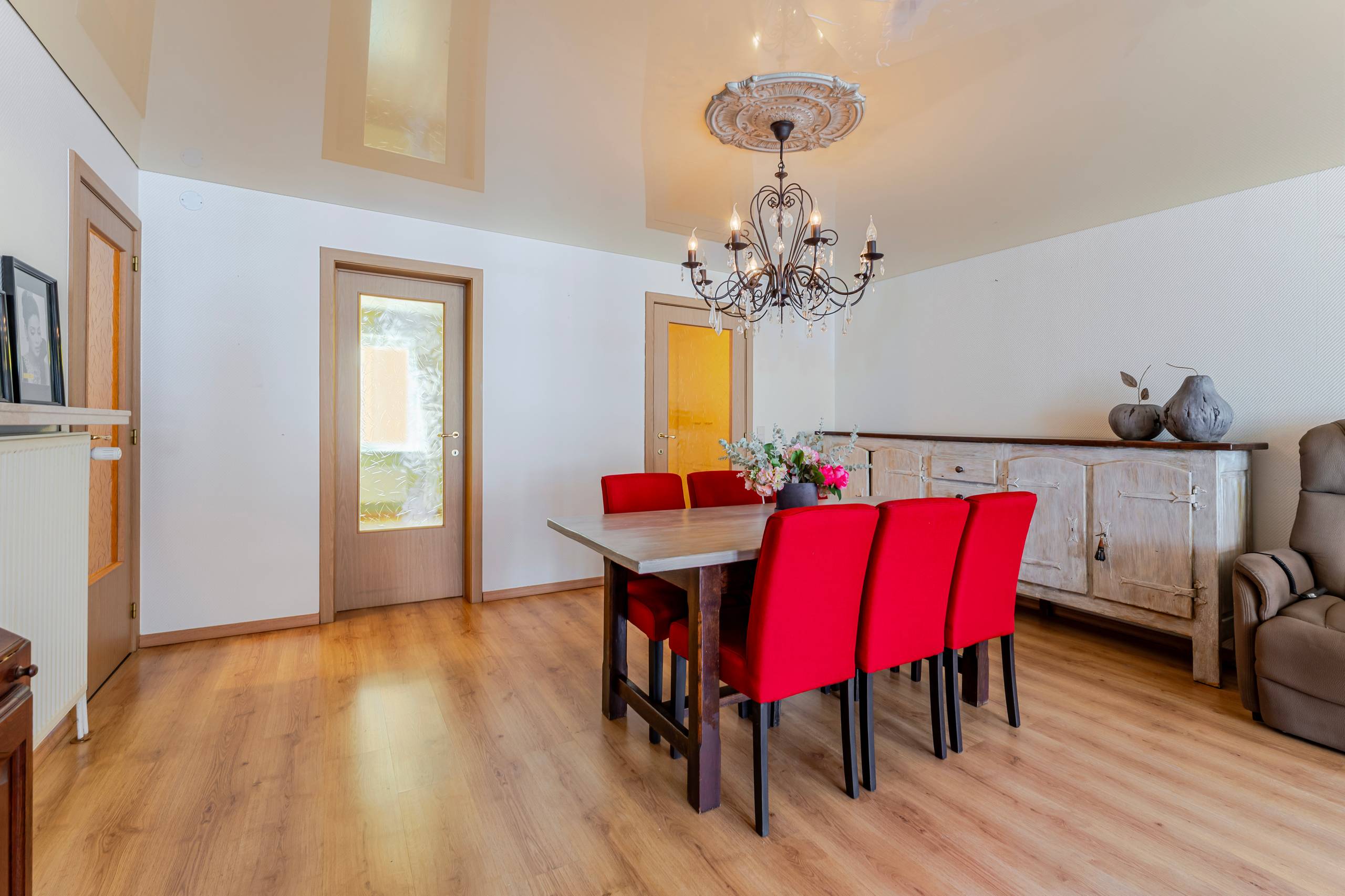 Aangenaam appartement met 2 slaapkamers in centrum Veurne. - foto 5