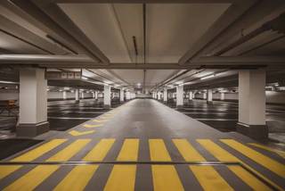 Helihavenlaan | Parkeerplaats in een goed beveiligde ondergrondse parking aan de Héliportlaan in Brussel. De parking is uitgerust met een...