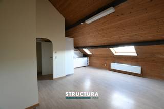 If you wish to visit this apartament, make an appointment online 24/24 and 7/7 via the button: "Schedule a visit". Structura offers you a renovated apartement in the centre of Brussels. The apartement is situated at walking distance of public transport and other facilities (shops, schools, ...) This apartement consists of: an entrance hall with WC, a bright living room with open plan kitchen, bedroom/shower room. Charges 30 euros: common charges and water. Individual meters for gas and electricity. Free immediately.