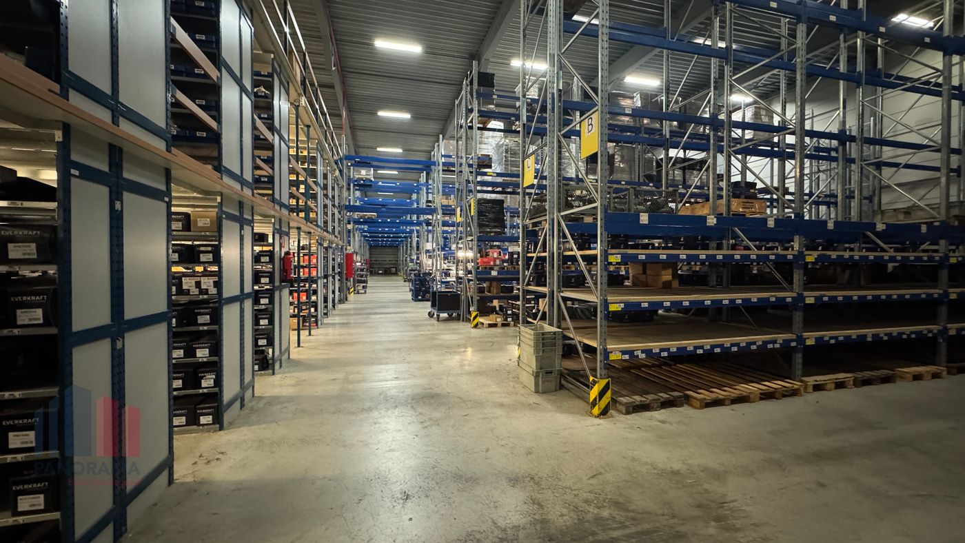 Stand-alone bedrijfsgebouw van 3.200 m² te Dilbeek, uitstekend gelegen nabij de R0, E40 en E19 - foto 1