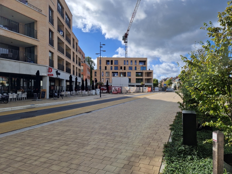 Centraal gelegen nieuwbouw handelsgelijkvloers (160m²) met gezellig terras (130m²) op een TOPlocatie! - foto 2