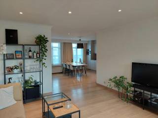 Ruim, gezellig twee slaapkamer appartement met terras in het centrum van Gierle. EPC 163 (KWh/m²jaar). Beschikbaar 1 april 2026Ligging: Het pand is...