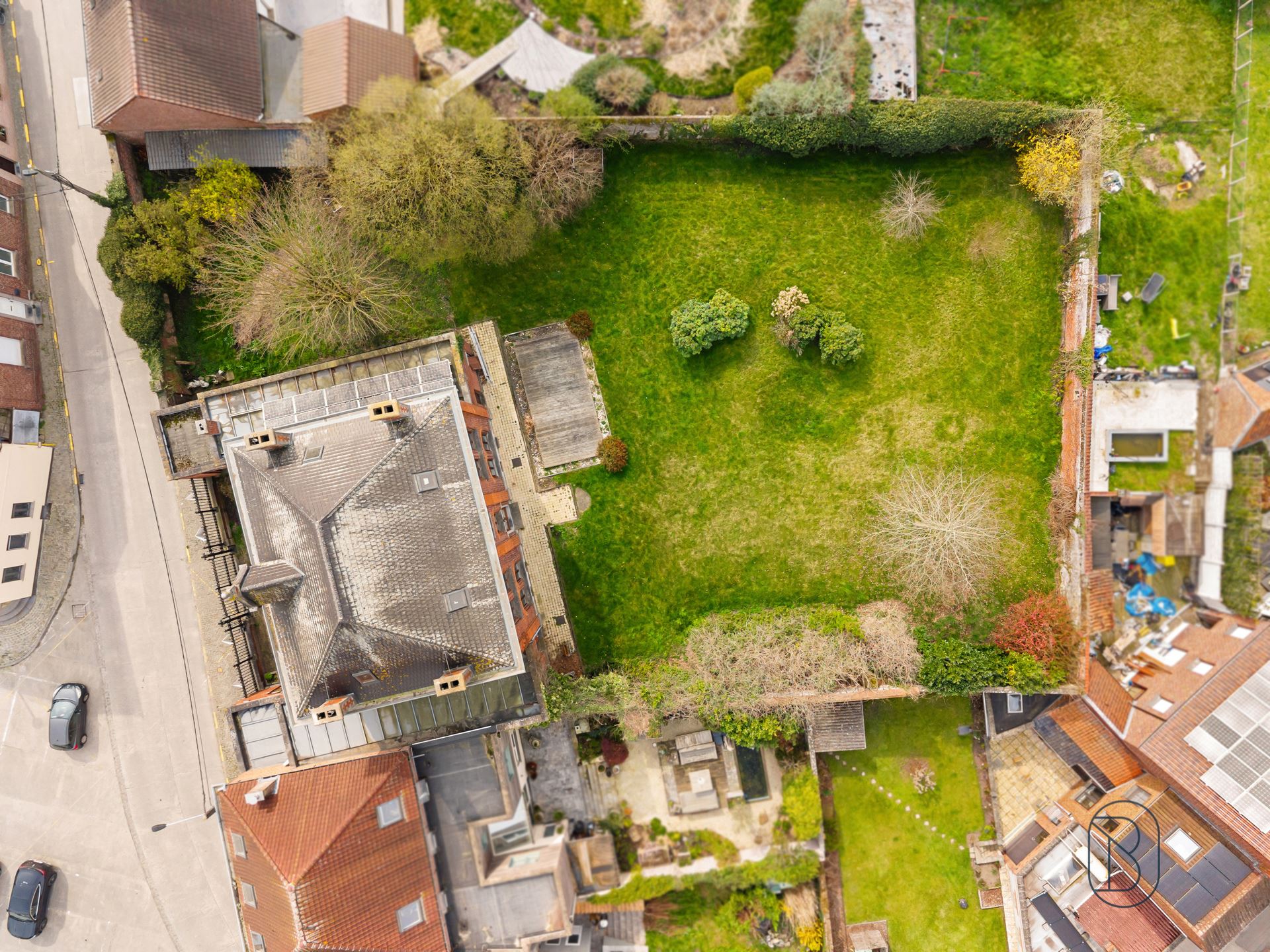 Imposante notariswoning met prachtige tuin! - foto 4