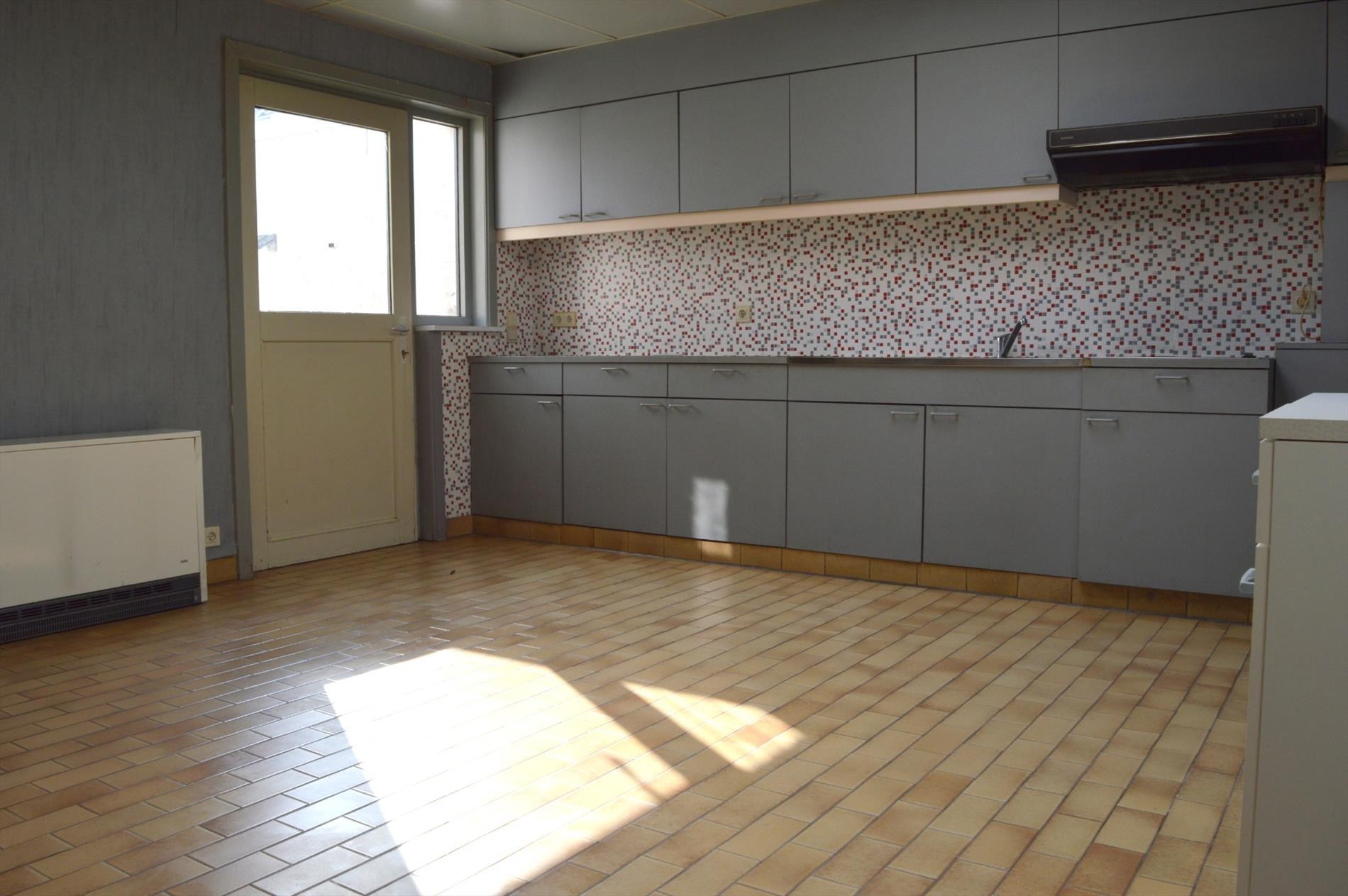 Te renoveren woning met 2 slaapkamers en tuin vlakbij te koop in Marke - foto 4