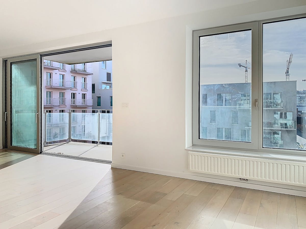 Tour &amp; Taxis - Appartement 3 chambres avec vue sur le canal - photo 5