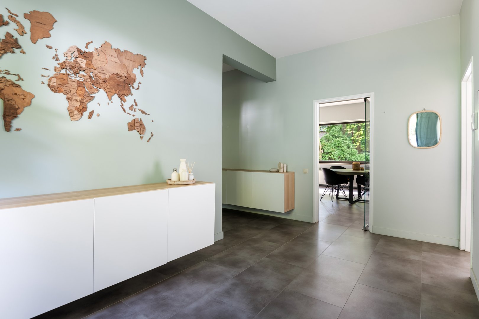 Ruim gelijkvloers appartement met grote privatieve tuin in rustige, residentiële omgeving. - foto 2