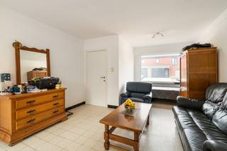 In het bruisende hart van Ardooie bieden wij deze gezellige en instapklare woning aan.De woning beschikt over een lichtrijke woonkamer, een...