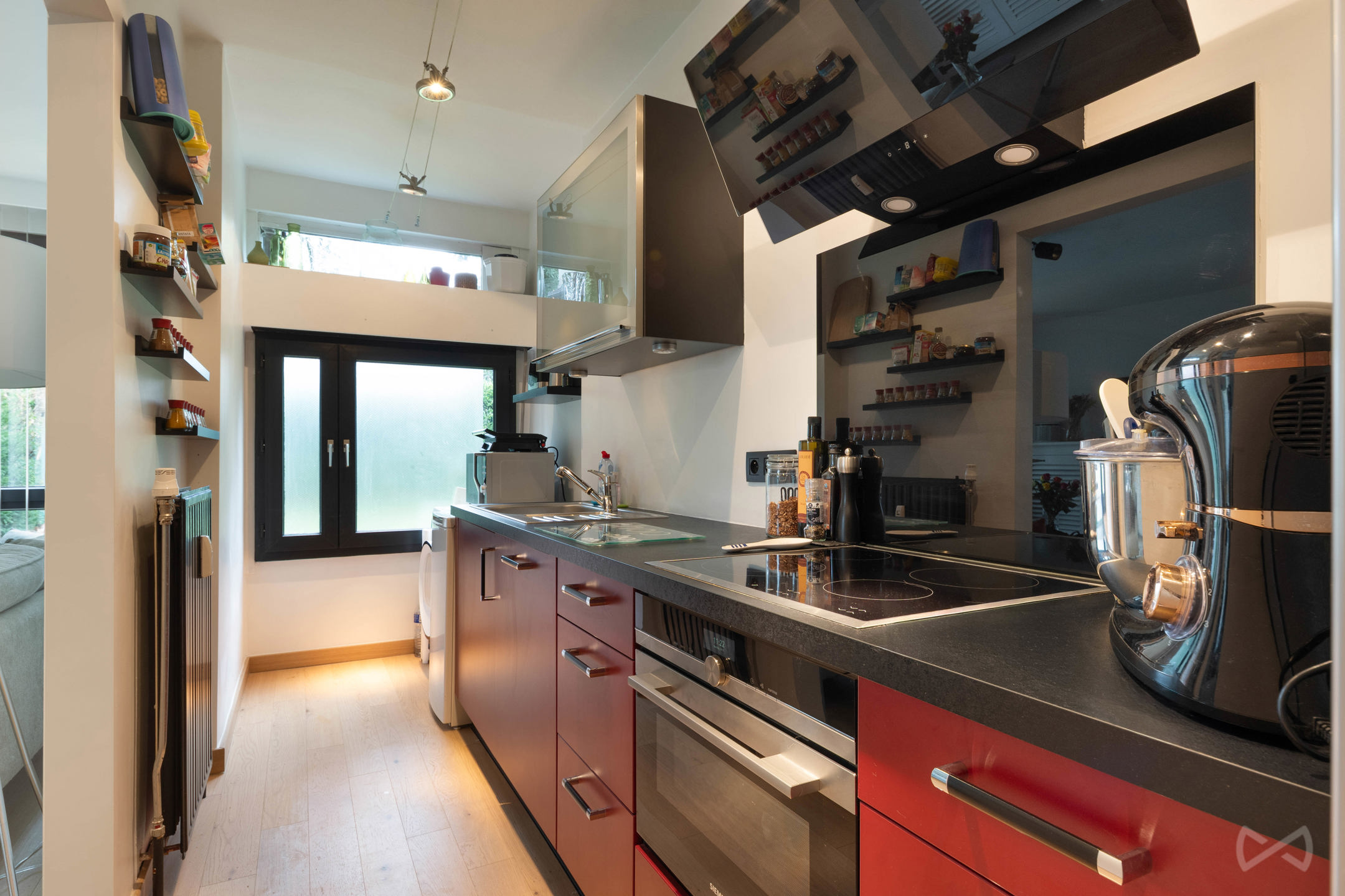 Volledig gerenoveerd gelijkvloers appartement - foto 5