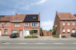 Ontdek deze eigendom tijdens de Pre-sale op zaterdag 23/05 van 9u tot 10u30. Enkel op afspraak!Dit instapklaar huis kan genieten van een zeer...