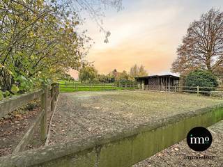 Ontdek met IMMO STORE dit UITZONDERLIJK LANDHUIS op een PRACHTIG DOMEIN van 1,56 hectare, waar RUST, RUIMTE en ELEGANTIE samenkomen. Het huis...