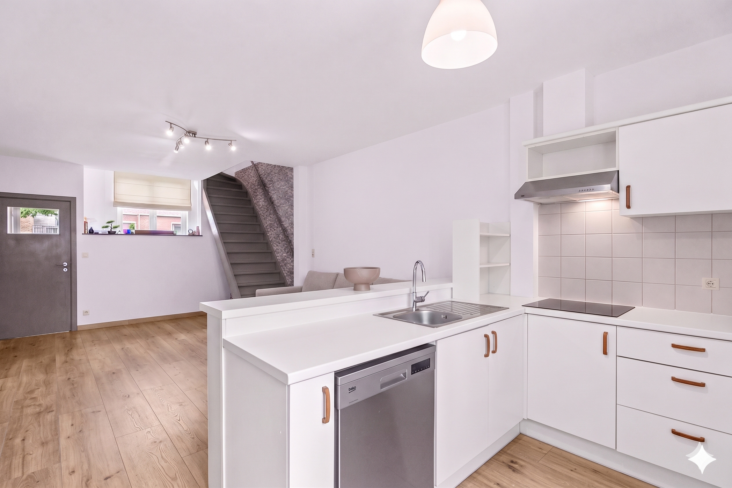 Instapklare, volledig gerenoveerde woning in centrum Lokeren - foto 5