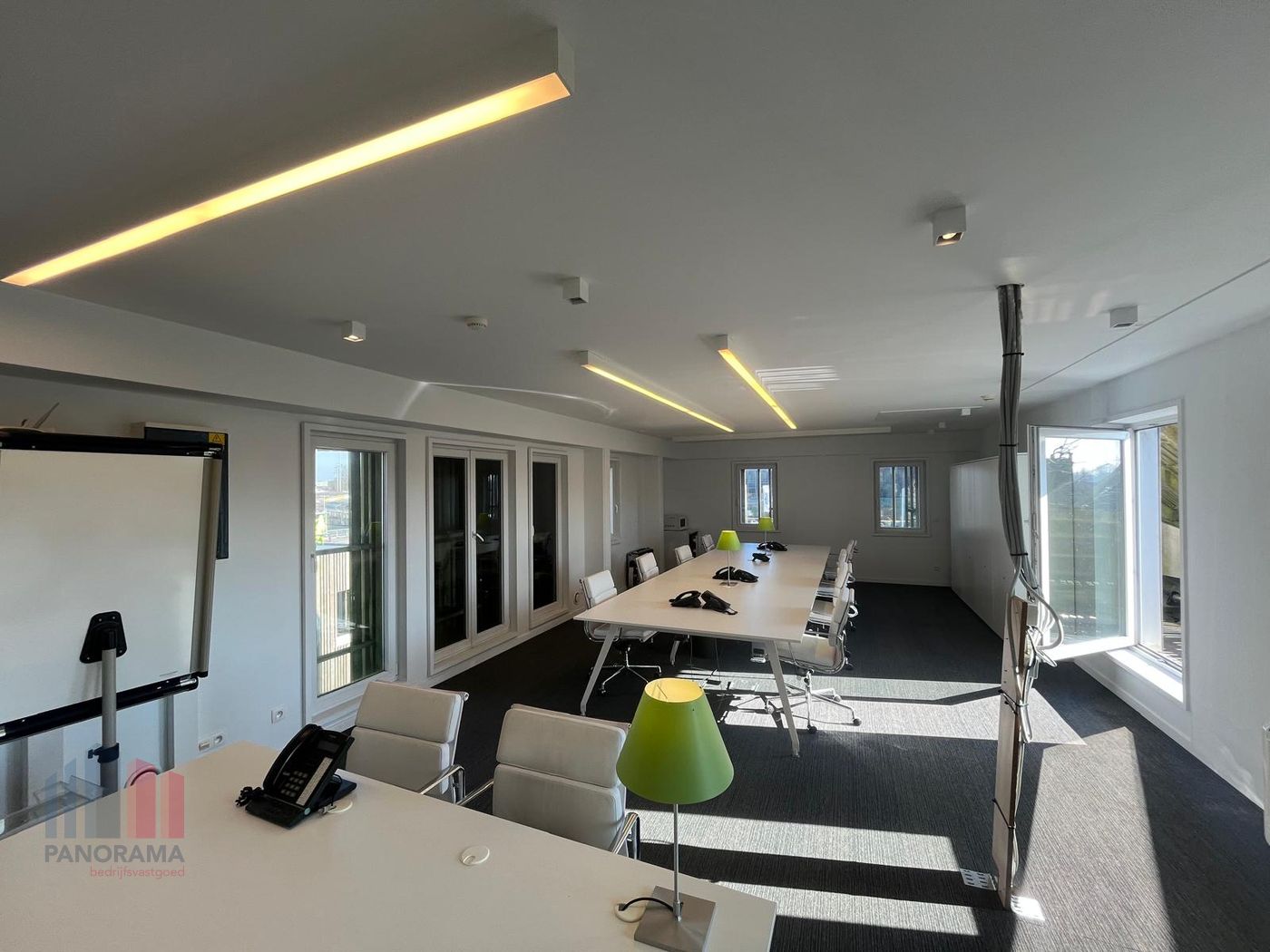 Espaces de bureaux modernes avec terrasse et emplacement de choix sur la bretelle d'accès à l'E40 - photo 4