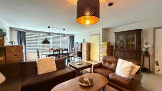 <p>Welkom in dit ruim appartement met EPC B in het hart van Oud-Turnhout. Het ligt op de eerste verdieping, heeft twee ruime slaapkamers, een grote living en een bewoonbare oppervlakte van 91m²<br /> </p><ul><li>De nieuwe keuken met vaatwasser, is volledig uitgerust. Aansluitend is een functionele wasplaats/berging</li><li>De woonkamer is ruim, en is flexibel in te richten</li><li>De badkamer, eveneens recent vernieuwd, is voorzien van een meubel en mooie douchecabine. Het gastentoilet is apart</li><li>Achteraan liggen twee slaapkamers, waarvan 1 met toegang tot het zuidwest gericht balkon</li><li>In living en slaapkamers ligt laminaat, andere ruimtes zijn voorzien van een grote, grijze keramische tegel</li><li>Er is geen lift </li><li>Eigen garage achter het gebouw</li><li>Energiezuinig: EPC 157- label B</li><li>Beschikbaar bij akte </li><li>Wil je verhuren? We kunnen vanaf het ondertekenen van de compromis onze zoektocht naar een geschikte huurder starten. Zo heb je van dag 1 rendement!</li><li>Wel de lusten van een stad, niet de lasten. Zowel voor fietser, auto als voetganger vlot bereikbaar</li></ul><p><br /> </p><p><strong><u>Bezoek inplannen</u></strong><br />Is jouw interesse geprikkeld? Plan dan snel een afspraak! </p><br /><p><strong><u>Jouw Nxxt Step</u></strong><br />Wil jij jouw vastgoed verkopen of verhuren? Contacteer NXXT Vastgoed! We bekijken de mogelijkheden die het pand biedt, en koppelen die aan jouw wensen. Samen maken we van jouw vastgoeddroom een succesvolle NXXT STEP !</p>