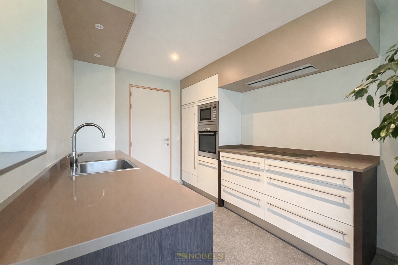 Te huur, recente halfopen bebouwing met onderhoudsvriendelijke tuin te Kruisem - foto 5