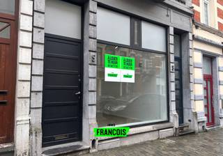 In de bruisende Europese wijk, op wandelafstand van de charmante Squares, wacht deze schitterende handelsruimte op een nieuwe ondernemer met...