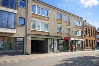 Deze gezellige en praktische studio op de eerste verdieping biedt een comfortabele en moderne woonruimte, ideaal voor een alleenstaande of een...