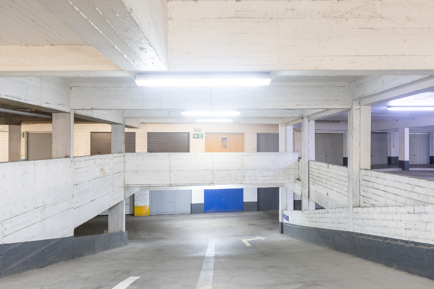 Overdekte parkeerplaats in het europacentrum - photo 3
