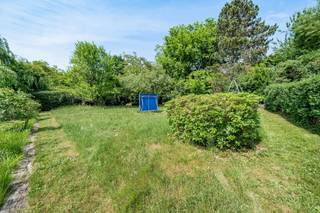 Morgan's Real Estate presenteert u een uitzonderlijk eigendom in Ukkel, slechts een paar stappen van de Dieweg. In een prestigeuze residentiële...