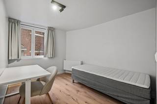 **ACADEMIEJAAR 2026-2027 - ENKEL STUDENTEN/STUDENTS ONLY**In de Tiensestraat bieden we met veel plezier enkele studentenkamers met eigen sanitair...