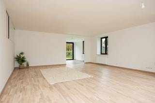 TE KOOP — PRACHTIGE HALFOPEN BEBOUWING MET TOPLIGGING IN ZEMSTDroomt u van een volledig vernieuwde woning waar rust en privacy centraal staan, maar...