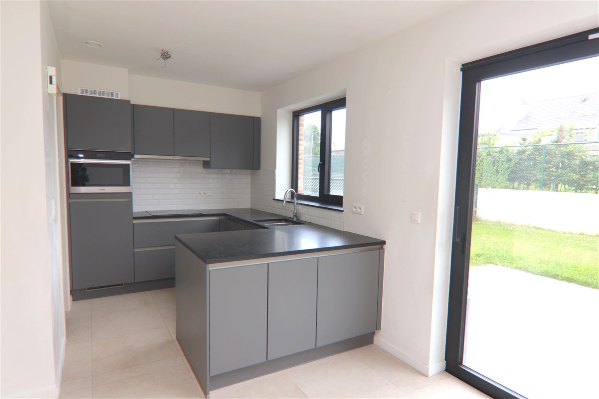 LANDELIJKE HUURWONING MET 3 SLKS, CARPORT + TUIN - foto 3