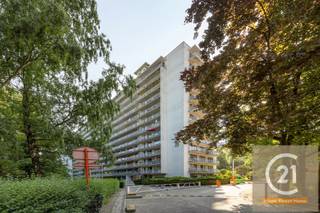 Dit luxe appartement ligt in een gewilde omgeving, op slechts een steenworp afstand van de Universitaire Kliniek Saint-Luc, en combineert...