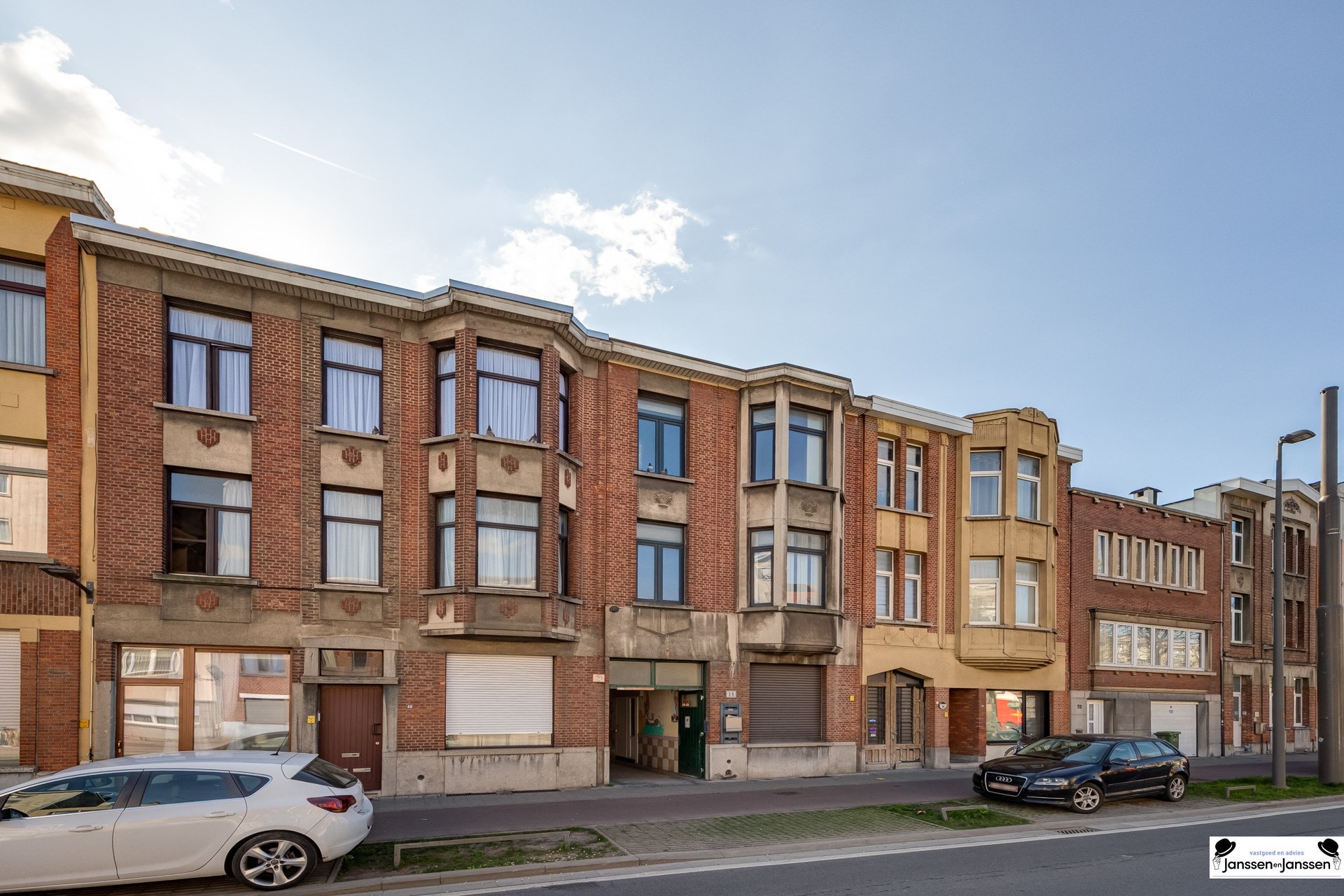 Te koop: Opbrengsteigendom op centrale locatie in Merksem! - foto 2