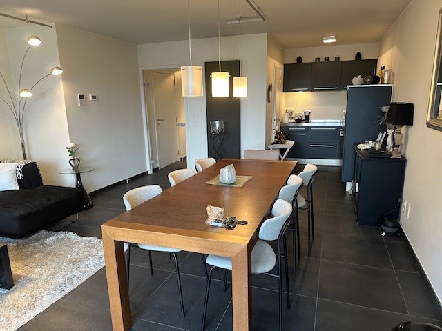 Prachtig instapklaar 2 - slpk. Afwerking met luxe - materialen. Open zicht op laan! - foto 3