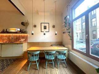 Ontdek deze charmante en lichtrijke woning, gelegen in één van de meest gegeerde en levendige buurten van Antwerpen. Deze woning combineert...