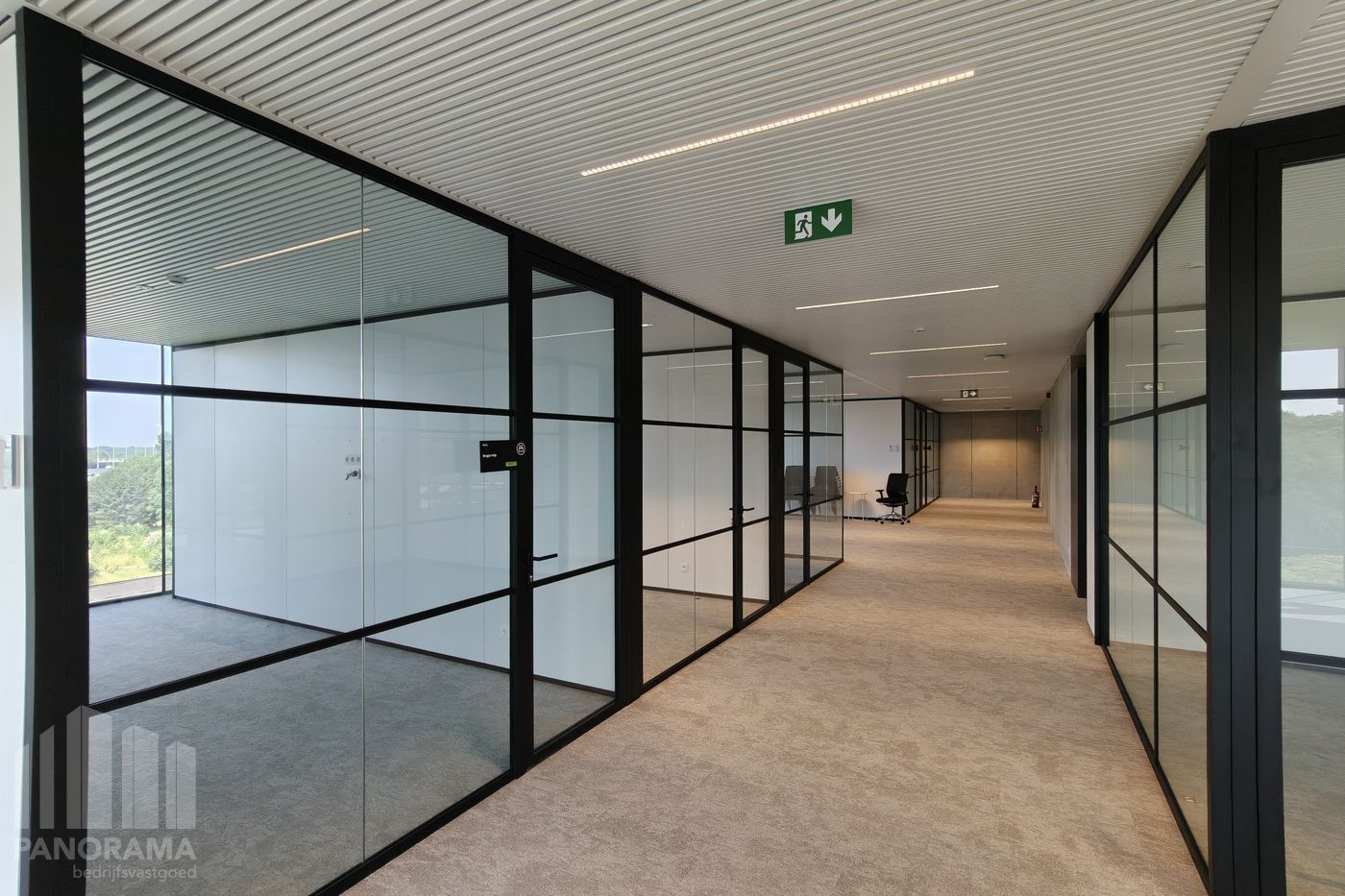 444 m² HIGH-END KANTOREN OP TOPLOCATIE LANGS DE E40 TE OOSTKAMP - foto 5