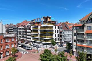 This standing, prestigious residence, located on one of the most beautiful corners of Albertstrand, will not escape your attention. There will be 12 newly built flats in a high-profile, timeless architecture with large windows and spacious terraces facing south and west. From the flats, you will enjoy views of the Verzetsplein and open views of the residential area between Koningslaan and Bayauxlaan. Thanks to the exceptional location, luxurious finishes with all modern comforts and magnificent views, you will be able to fully enjoy your flat.