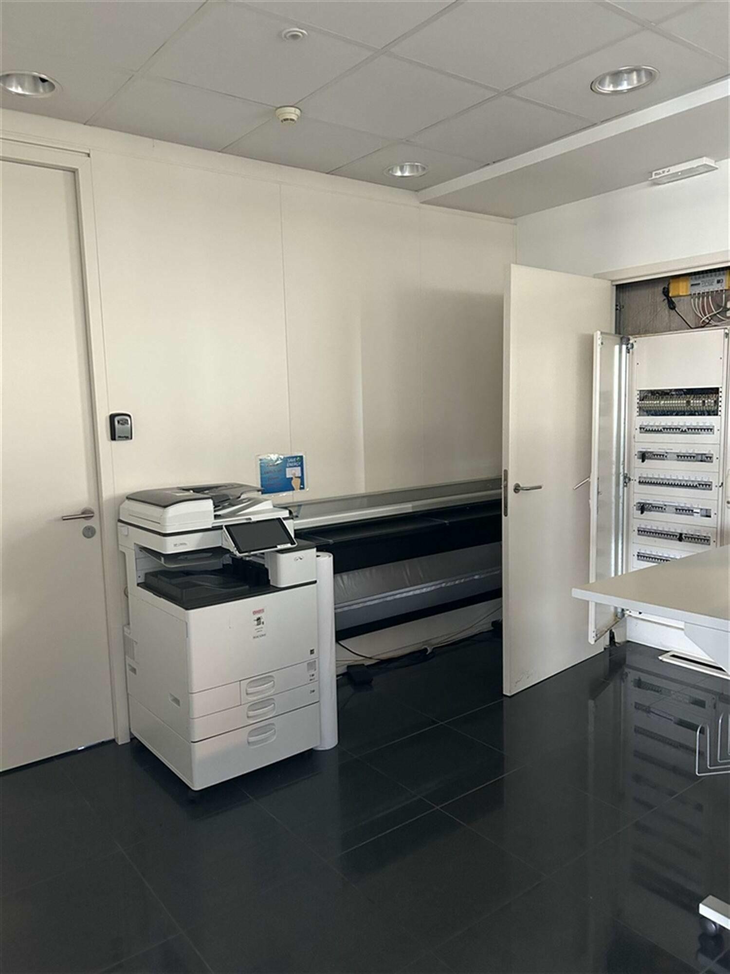 Representatief kantoorgebouw van 560m² gelegen in Lummen - toplocatie - photo 5