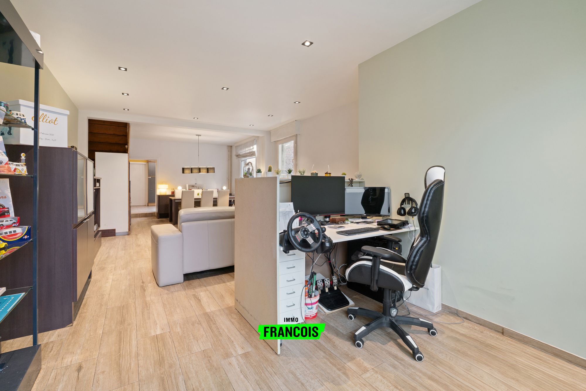 Verder af te werken/op te frissen woning in Gontrode met atelier! - foto 3