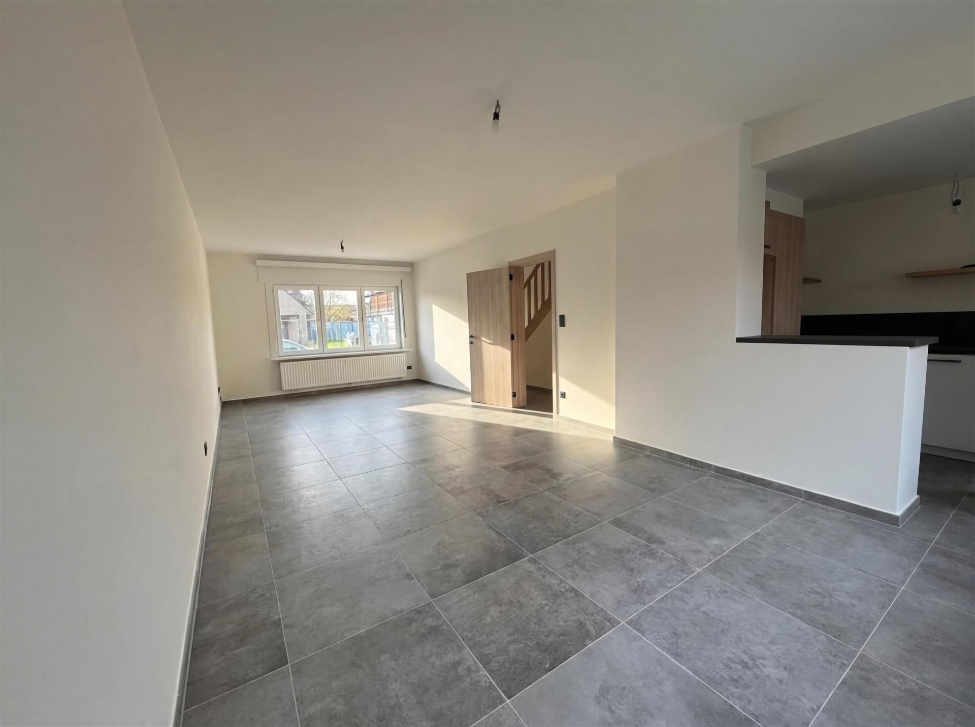 Gerenoveerde woning met drie slaapkamers te Hofstade - foto 2