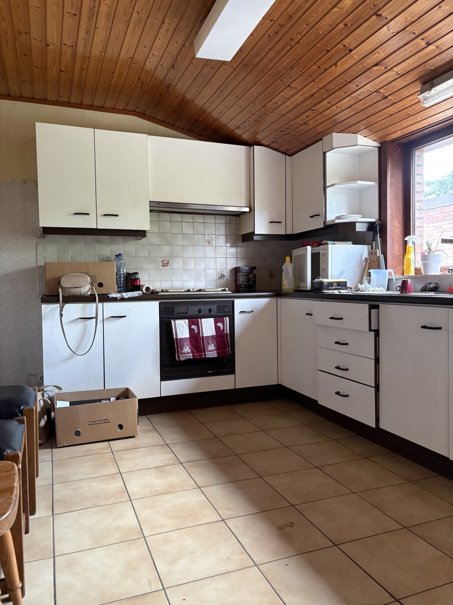 Alleenstaande, gelijkvloerse woning op 800m² vlakbij centrum - foto 5