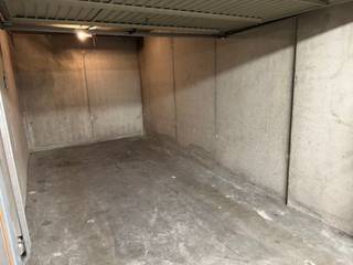 Ruime garagebox op niveau -2Contacteer ons voor een afspraak!5,59 m x 2,23 m...