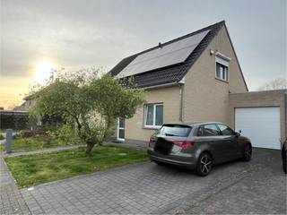 Instapklare gezinswoning met afgebakende tuin te koop in Ramsel (Herselt)Op zoek naar een gezellige en goed onderhouden woning in een rustige, maar...