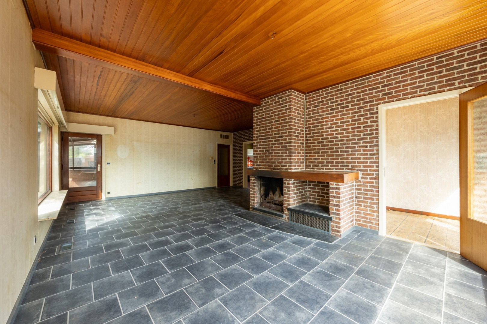 Charmante laagbouw woning met ruime tuin te Oelegem! - foto 3